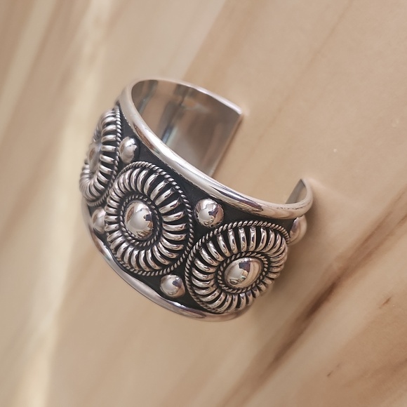 Gorgeous Bracelet by Thomas Charley - Picture 4 of 8